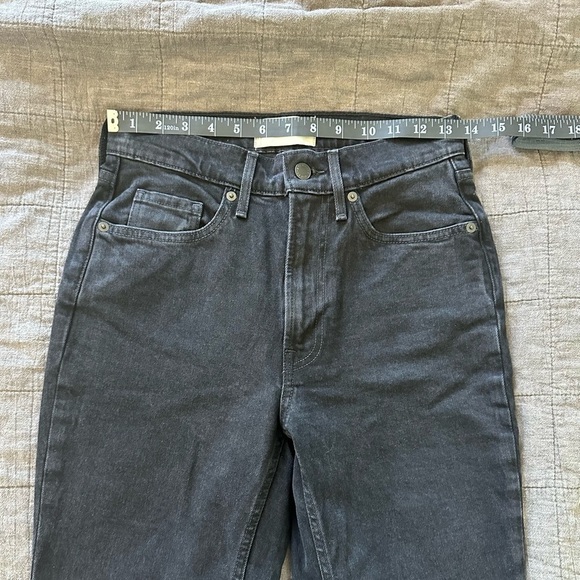 Everlane | The Original Cheeky® Jean - Picture 8 of 12